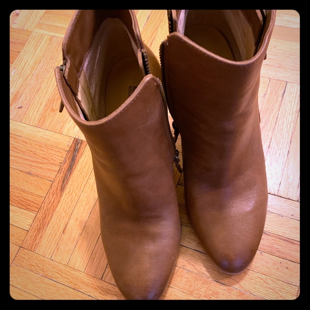 Michael Kors Leather Chunky Heel Booties Size 9